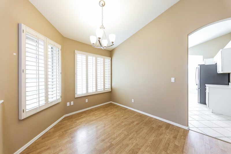 2,070/Mo, 13122 W Wilshire Dr Goodyear, AZ 85395 Dining Room View