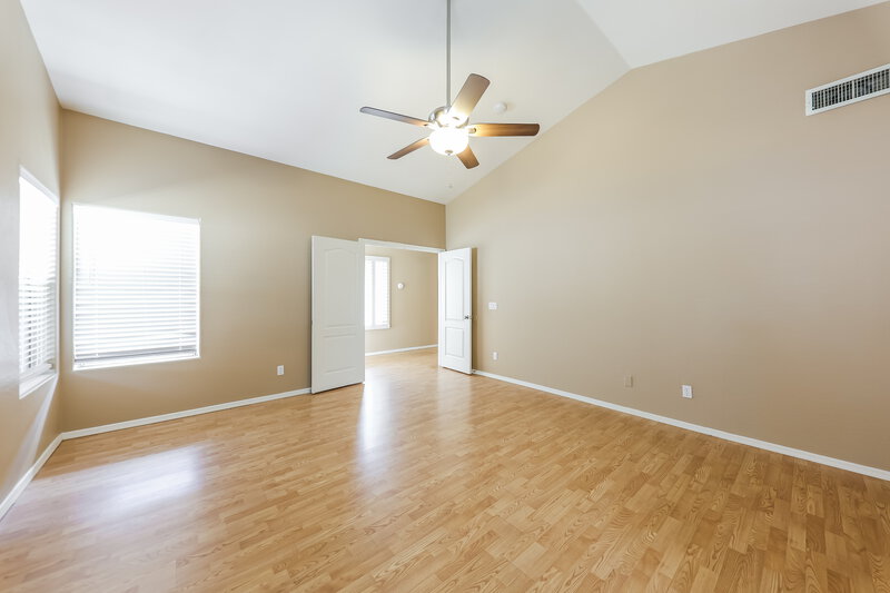 2,070/Mo, 13122 W Wilshire Dr Goodyear, AZ 85395 Main Bedroom View 2