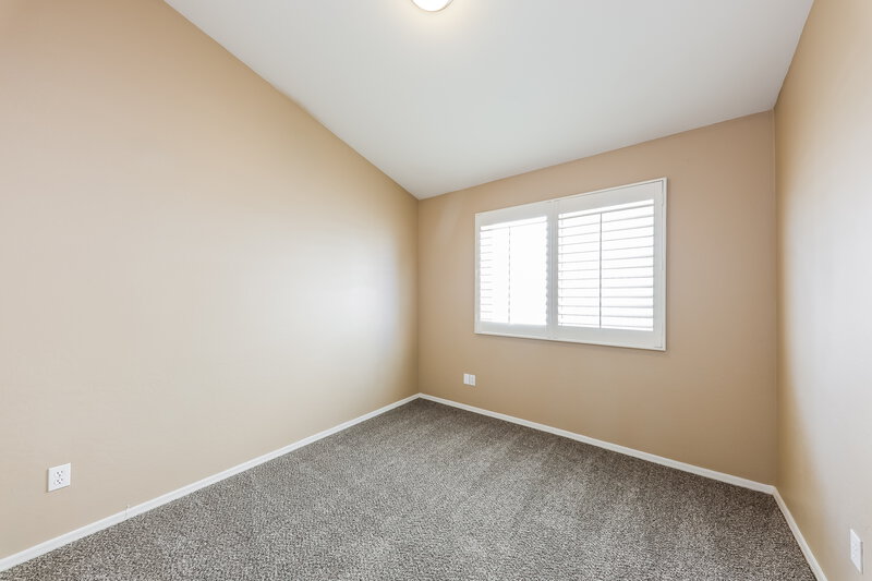 2,070/Mo, 13122 W Wilshire Dr Goodyear, AZ 85395 Bedroom View
