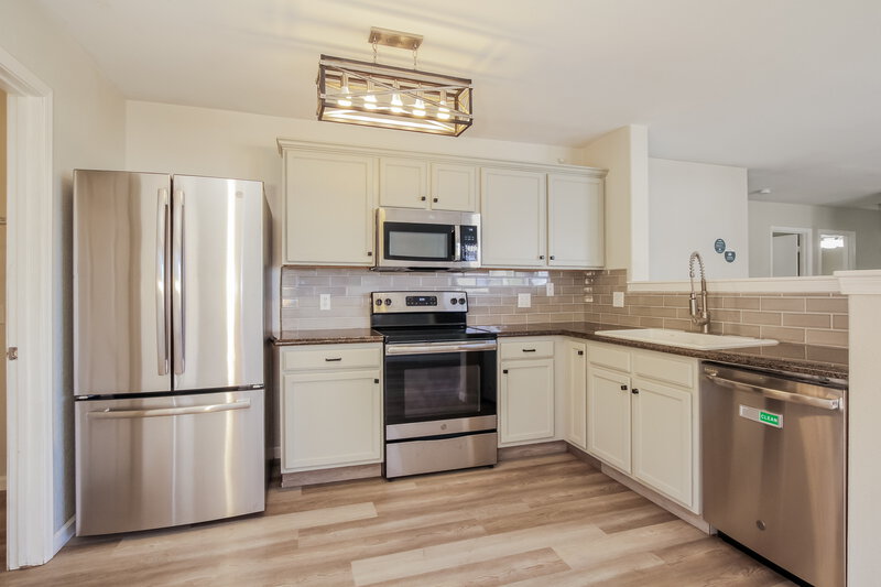 1,845/Mo, 16245 W Buchanan St Goodyear, AZ 85338 Kitchen View