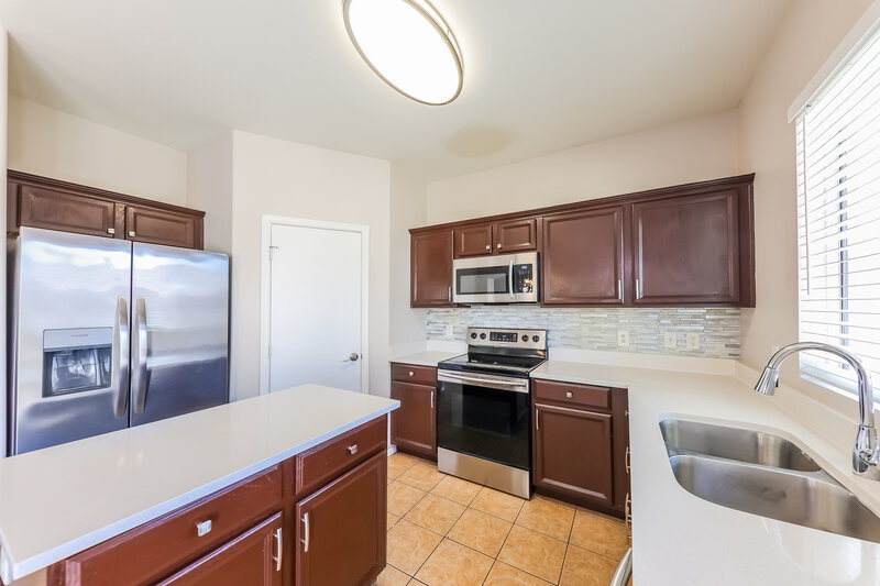 2,160/Mo, 12179 W Yuma St Avondale, AZ 85323 Kitchen View