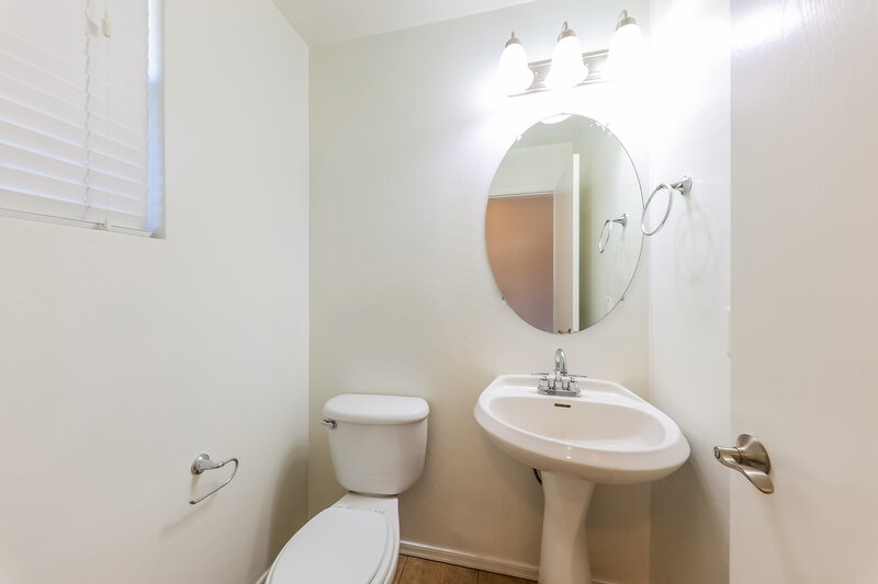 2,160/Mo, 12179 W Yuma St Avondale, AZ 85323 Powder Room View