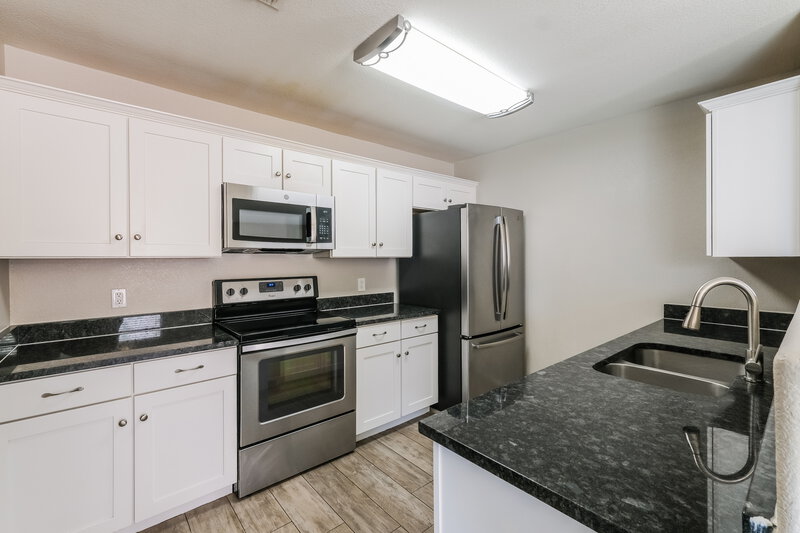 1,955/Mo, 16071 W Adams Street Goodyear, AZ 85338 Kitchen View