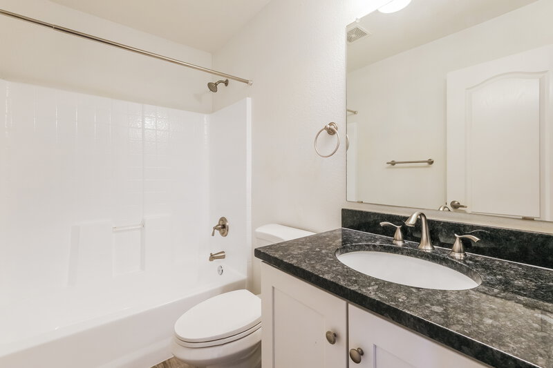 1,955/Mo, 16071 W Adams Street Goodyear, AZ 85338 Bathroom View