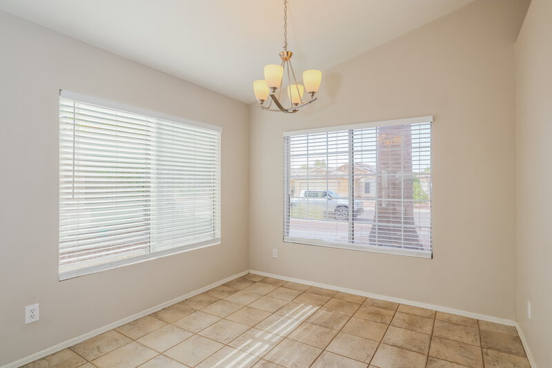1,850/Mo, 2214 E Aire Libre Ave Phoenix, AZ 85022 Dining Room View