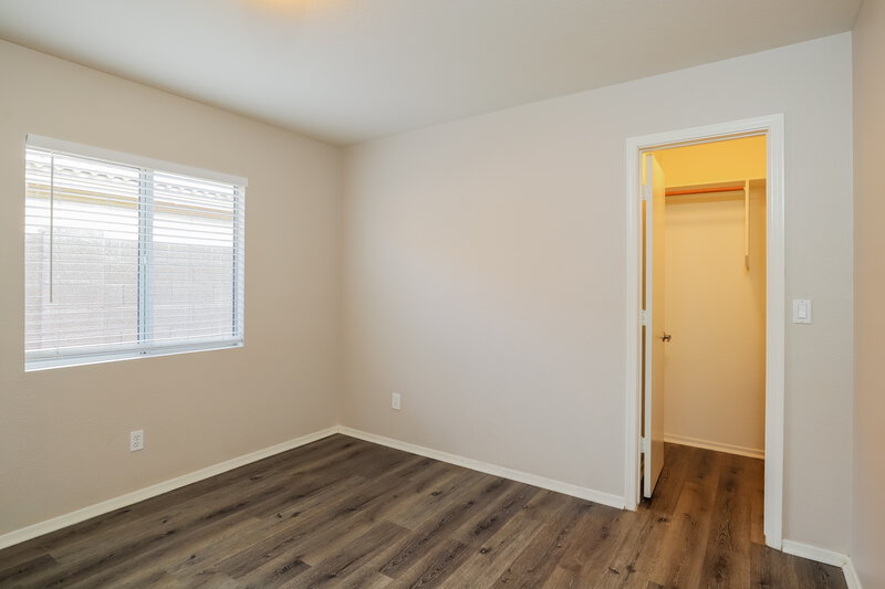 1,850/Mo, 2214 E Aire Libre Ave Phoenix, AZ 85022 Bedroom View
