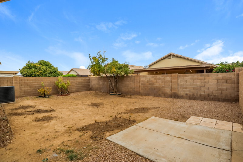 1,850/Mo, 2214 E Aire Libre Ave Phoenix, AZ 85022 Backyard View