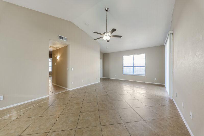 2,095/Mo, 5135 W Piute Ave Glendale, AZ 85308 Living Room View 3