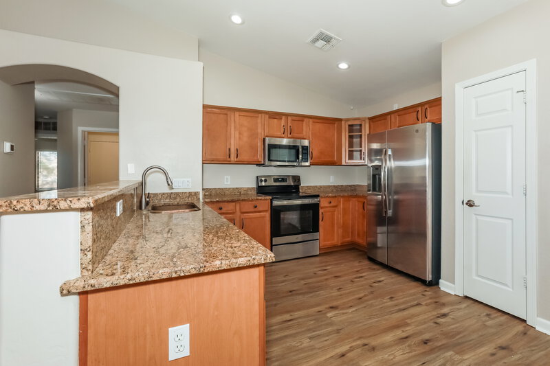 1,730/Mo, 3650 W Carlos Ln San Tan Valley, AZ 85142 Kitchen View 2