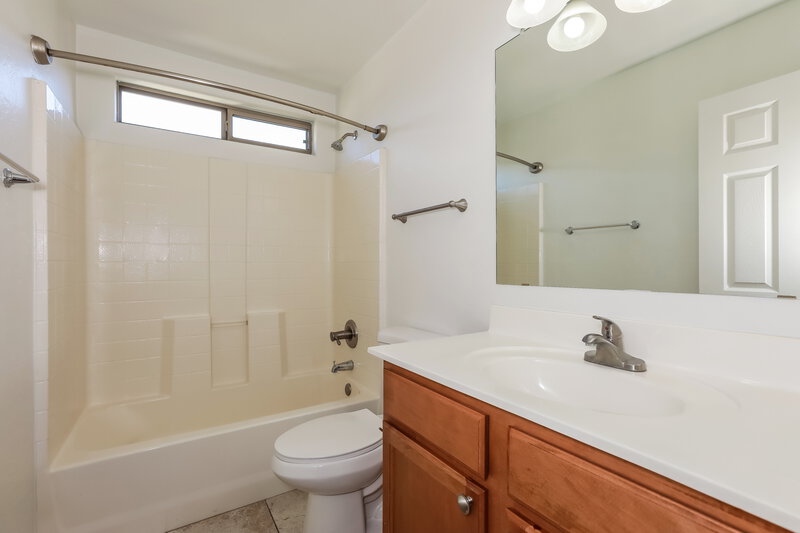 1,730/Mo, 3650 W Carlos Ln San Tan Valley, AZ 85142 Bathroom View