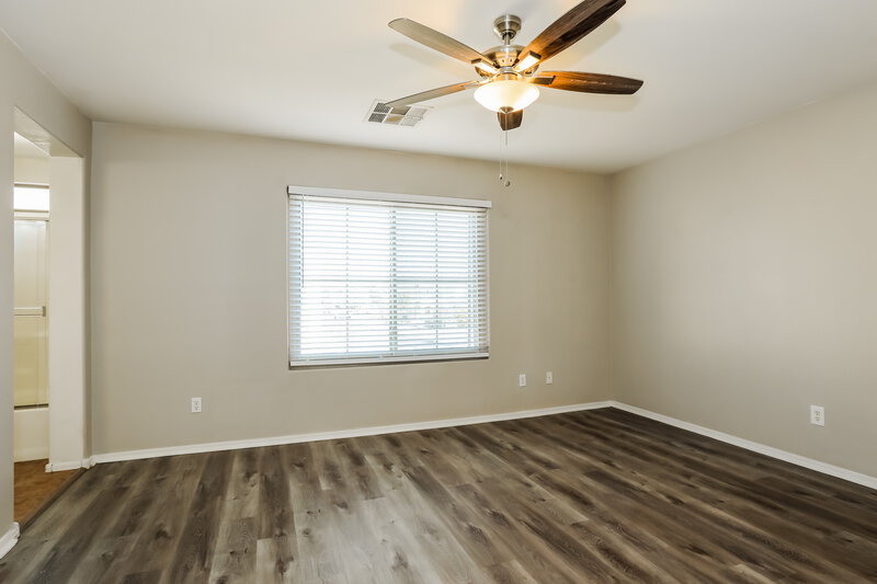1,815/Mo, 17378 W Holland Ln Surprise, AZ 85388 Main Bedroom View