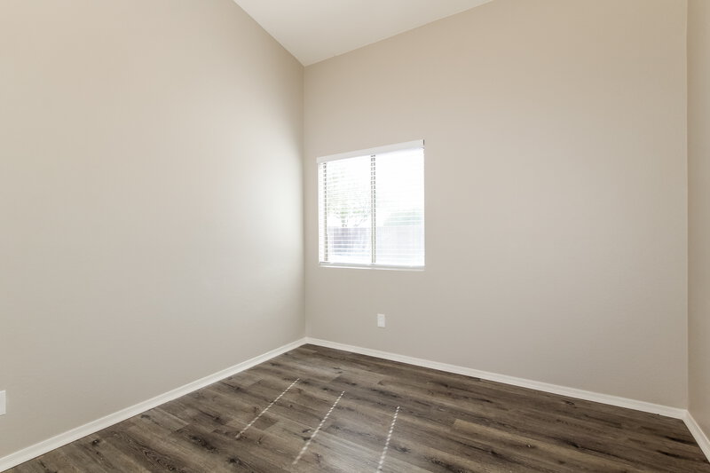 2,280/Mo, 16099 W Vogel Ave Goodyear, AZ 85338 Living Room View