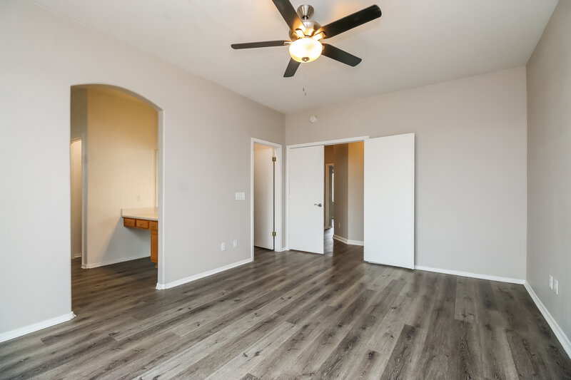 2,115/Mo, 552 N Emery Mesa, AZ 85207 Main Bedroom View 2