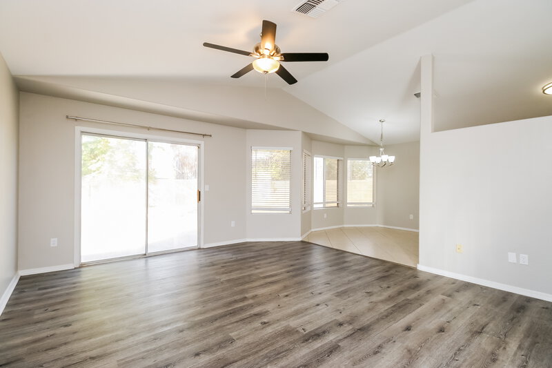 3,150/Mo, 1042 N Blackbird Dr Gilbert, AZ 85234 Living Room View 3