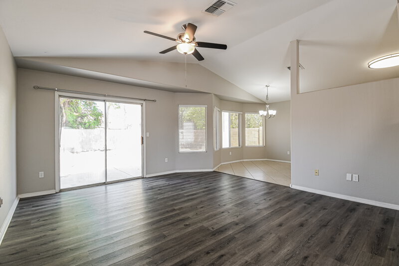 2,275/Mo, 1042 N Blackbird Dr Gilbert, AZ 85234 Living Room View 2