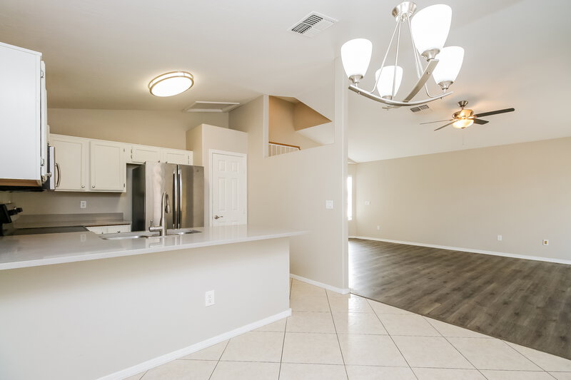3,150/Mo, 1042 N Blackbird Dr Gilbert, AZ 85234 Dining Room View 2