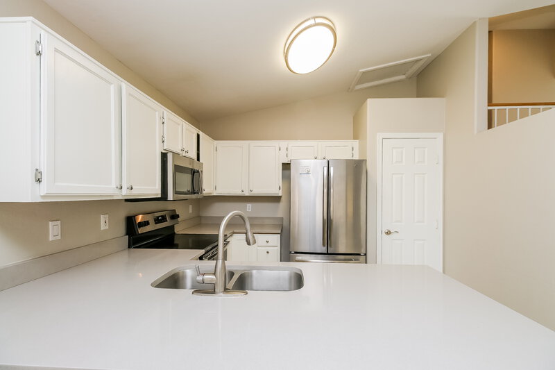 3,150/Mo, 1042 N Blackbird Dr Gilbert, AZ 85234 Kitchen View