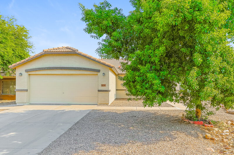 1,950/Mo, 4148 E Stratford Pl San Tan Valley, AZ 85140 External View
