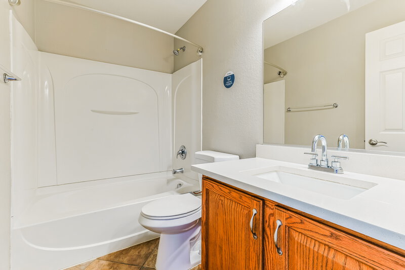1,950/Mo, 4148 E Stratford Pl San Tan Valley, AZ 85140 Bathroom View
