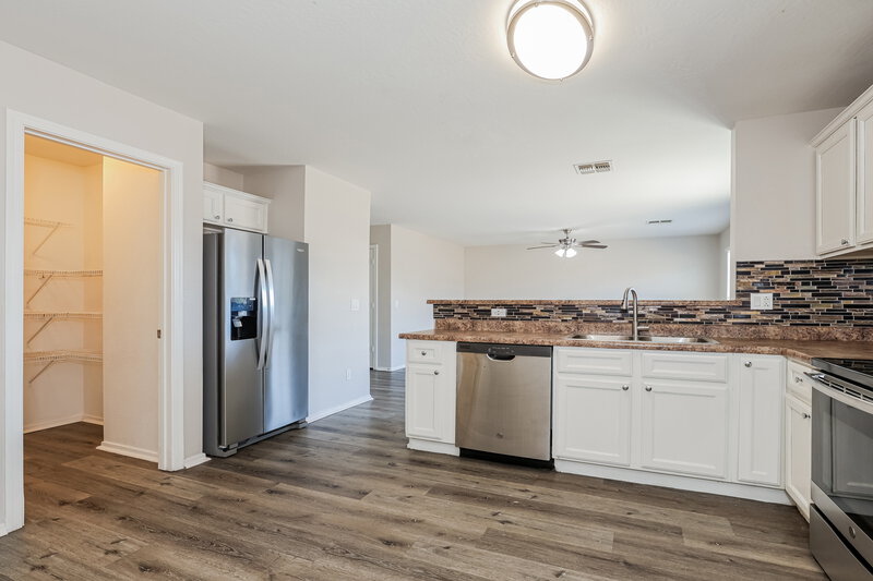 2,235/Mo, 8338 W Kingman St Tolleson, AZ 85353 Kitchen View