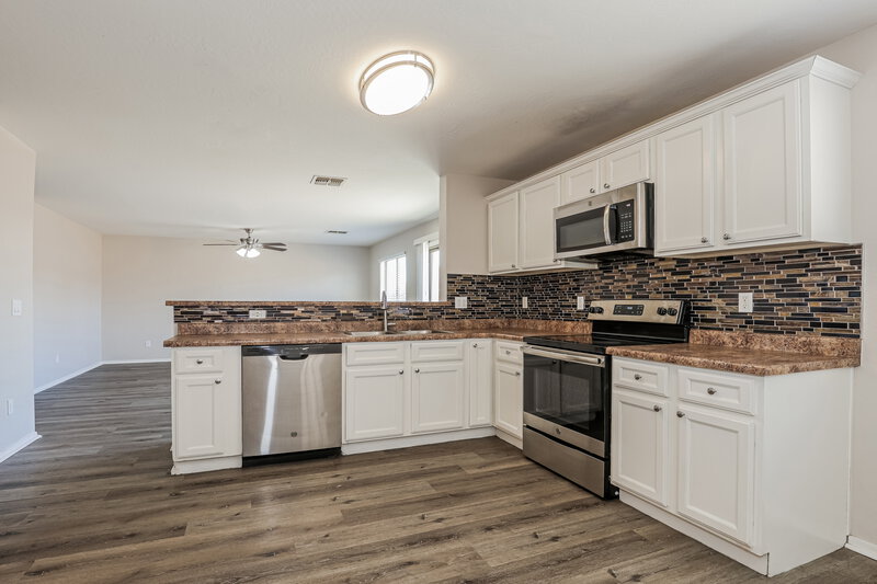 2,235/Mo, 8338 W Kingman St Tolleson, AZ 85353 Kitchen View 2