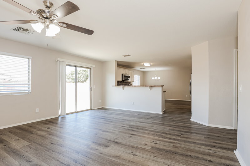 2,235/Mo, 8338 W Kingman St Tolleson, AZ 85353 Family Room View 2