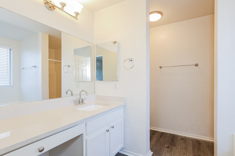 2,235/Mo, 8338 W Kingman St Tolleson, AZ 85353 Main Bathroom View