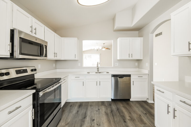 2,335/Mo, 94 W Gail Dr Gilbert, AZ 85233 Kitchen View 2