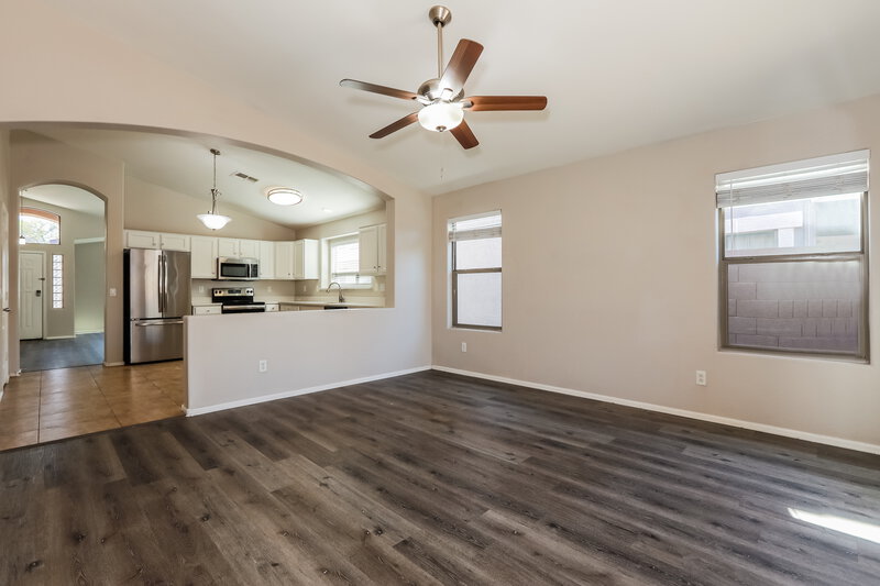 1,980/Mo, 614 E Jeanne Ln San Tan Valley, AZ 85140 Living Room View 2