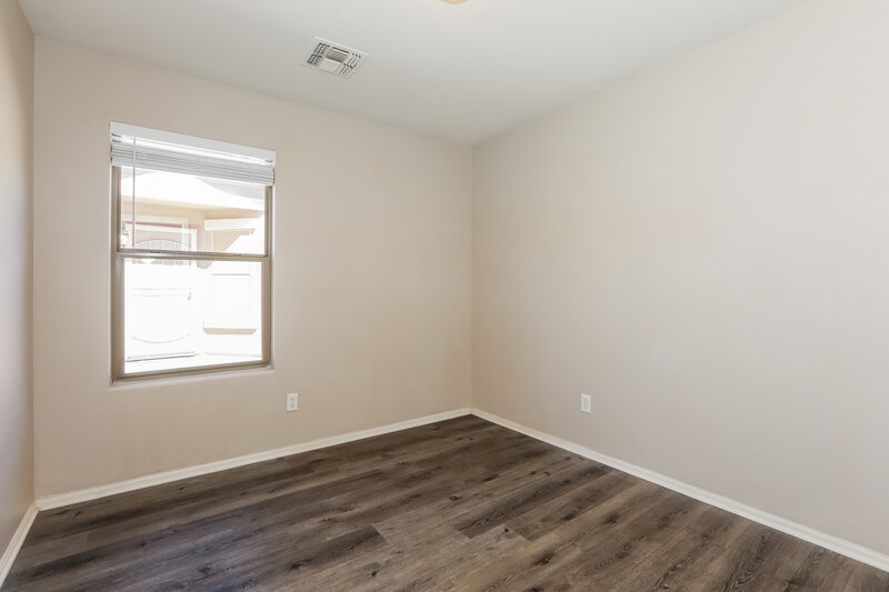 1,980/Mo, 614 E Jeanne Ln San Tan Valley, AZ 85140 Bedroom View 2