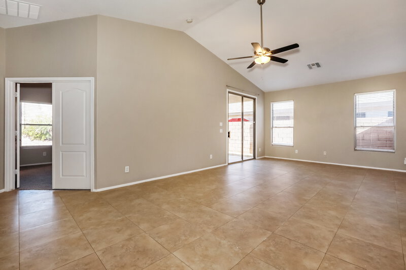 1,680/Mo, 672 E Lovegrass Dr San Tan Valley, AZ 85143 Living Room View 3