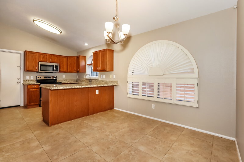 1,680/Mo, 672 E Lovegrass Dr San Tan Valley, AZ 85143 Dining Room View