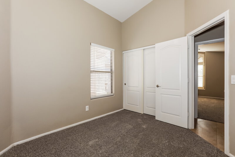1,680/Mo, 672 E Lovegrass Dr San Tan Valley, AZ 85143 Bedroom View 2