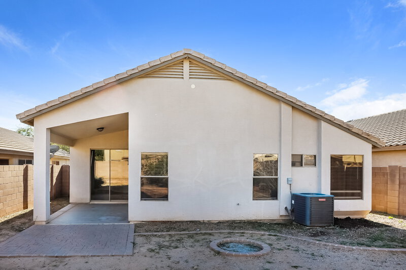 1,680/Mo, 672 E Lovegrass Dr San Tan Valley, AZ 85143 Rear View