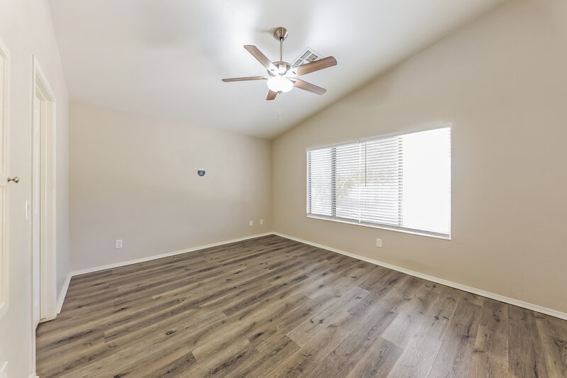 1,860/Mo, 14740 W Willow Ln Surprise, AZ 85374 Main Bedroom View