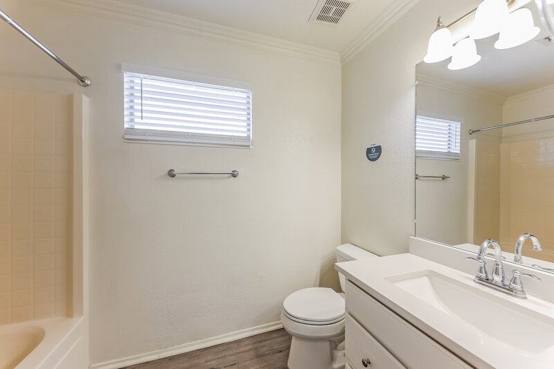 1,860/Mo, 14740 W Willow Ln Surprise, AZ 85374 Bathroom View