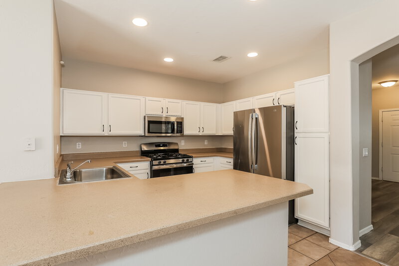 1,925/Mo, 11217 W Berkeley Rd Avondale, AZ 85392 Kitchen View