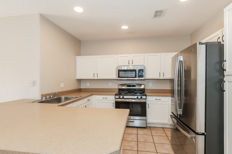 1,925/Mo, 11217 W Berkeley Rd Avondale, AZ 85392 Kitchen View 2