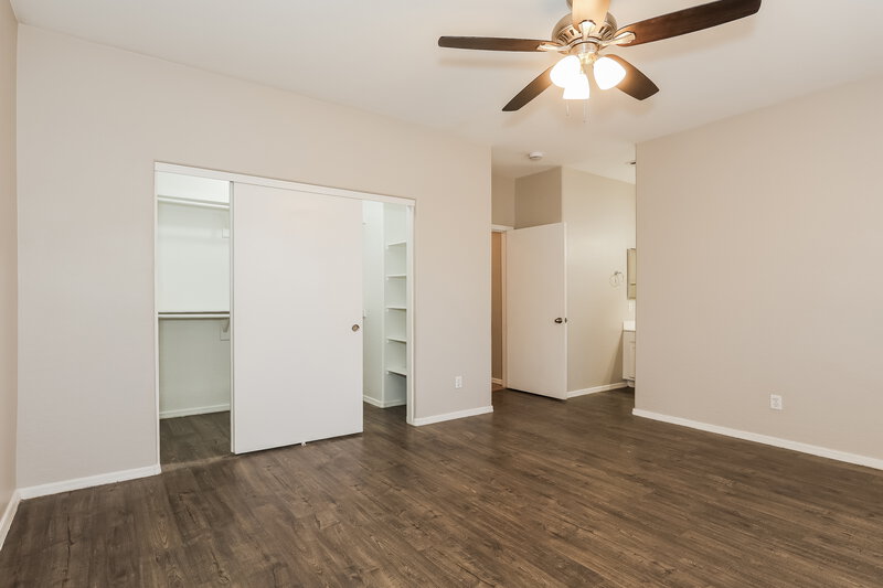 1,925/Mo, 11217 W Berkeley Rd Avondale, AZ 85392 Main Bedroom View 2