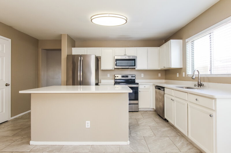 2,455/Mo, 1715 W Saint Catherine Ave Phoenix, AZ 85041 Misc View 5