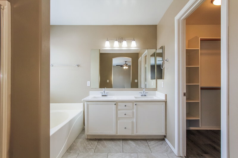 2,455/Mo, 1715 W Saint Catherine Ave Phoenix, AZ 85041 Misc View 7
