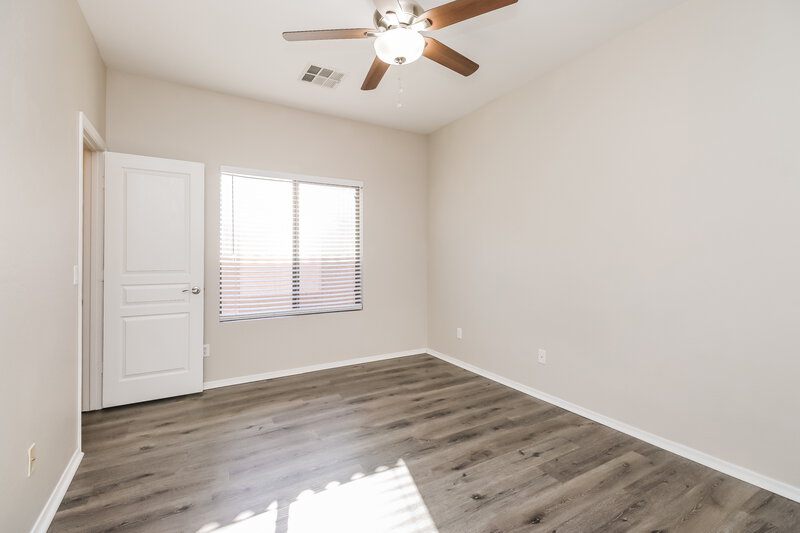 1,910/Mo, 119 E Mountain View Rd San Tan Valley, AZ 85143 Living Room View