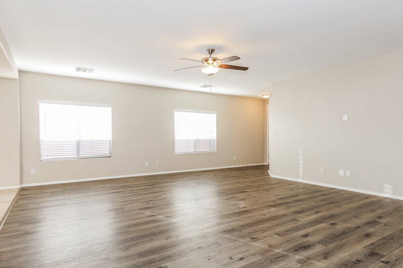 1,835/Mo, 119 E Mountain View Rd San Tan Valley, AZ 85143 Living Room View