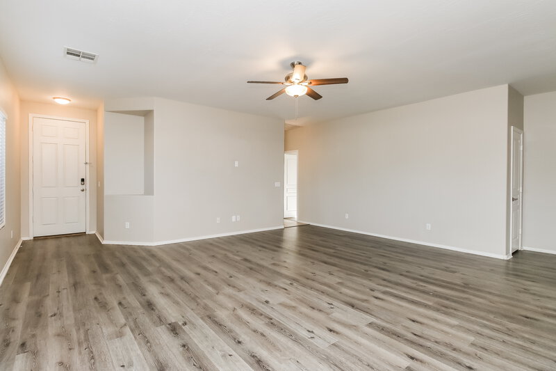 1,910/Mo, 119 E Mountain View Rd San Tan Valley, AZ 85143 Living Room View 2