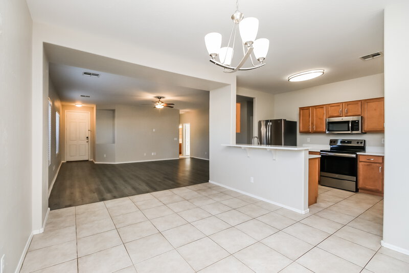 1,910/Mo, 119 E Mountain View Rd San Tan Valley, AZ 85143 Dining Room View 2