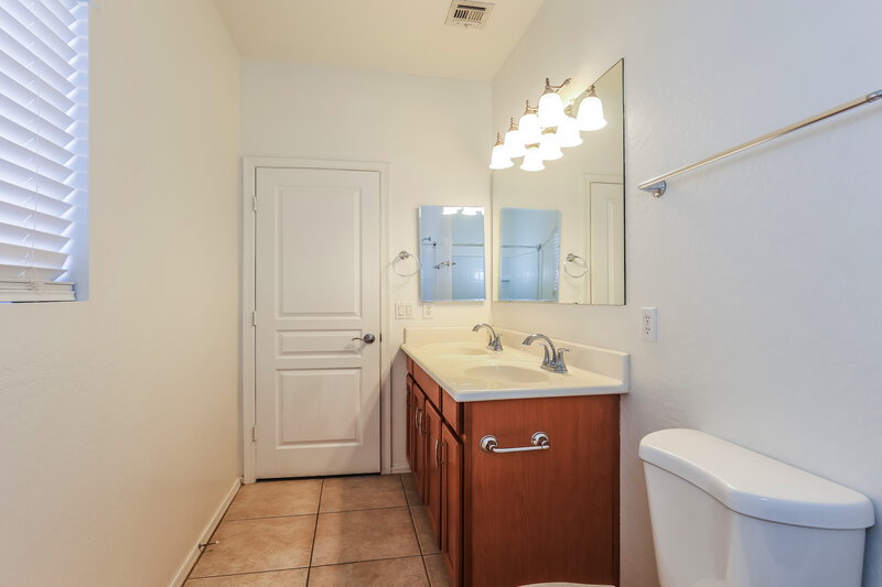 1,835/Mo, 119 E Mountain View Rd San Tan Valley, AZ 85143 Main Bathroom View 2