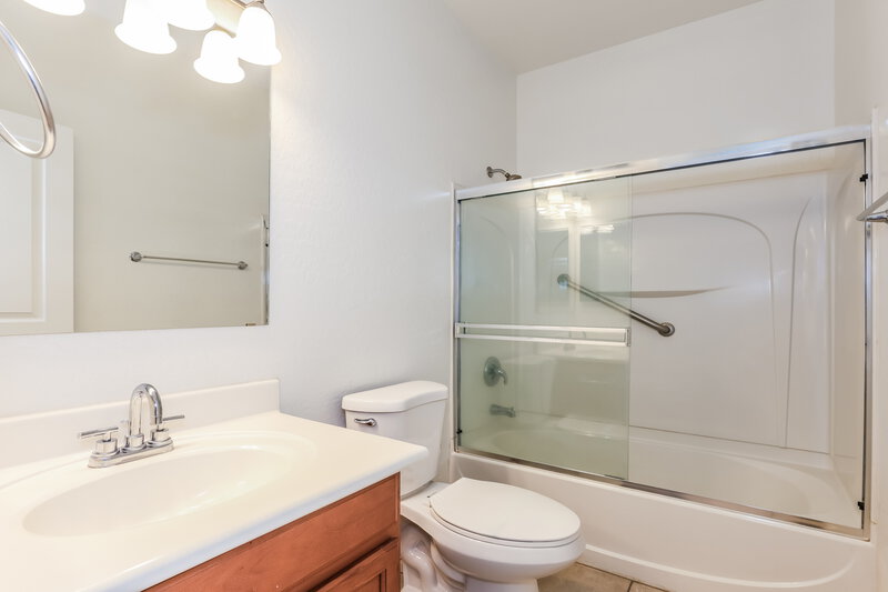 1,835/Mo, 119 E Mountain View Rd San Tan Valley, AZ 85143 Bathroom View