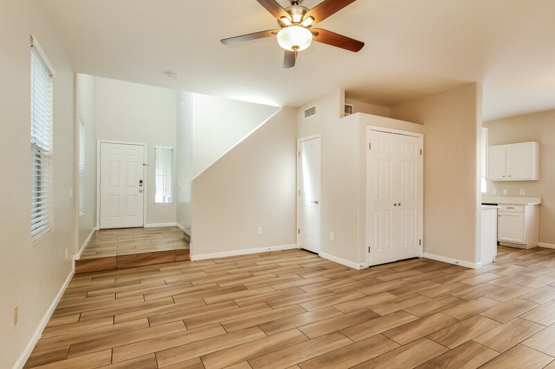 1,995/Mo, 12026 W Yuma St Avondale, AZ 85323 Living Room View 2