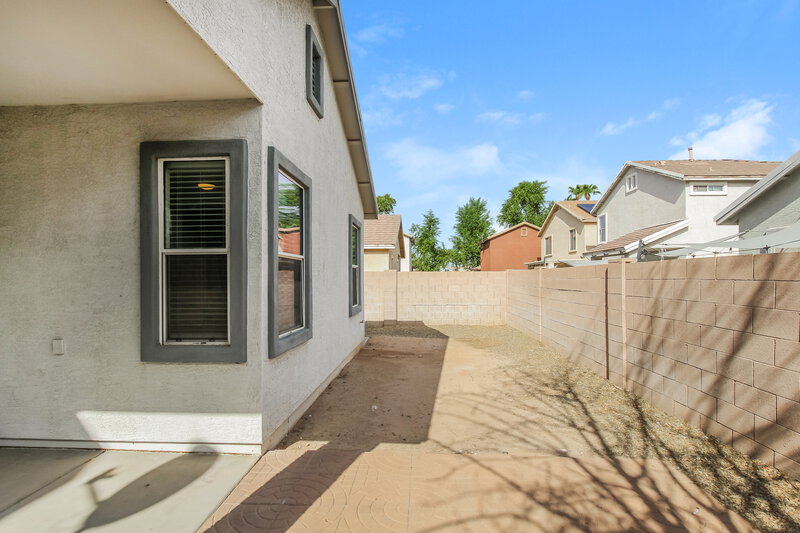 1,995/Mo, 12026 W Yuma St Avondale, AZ 85323 Backyard View