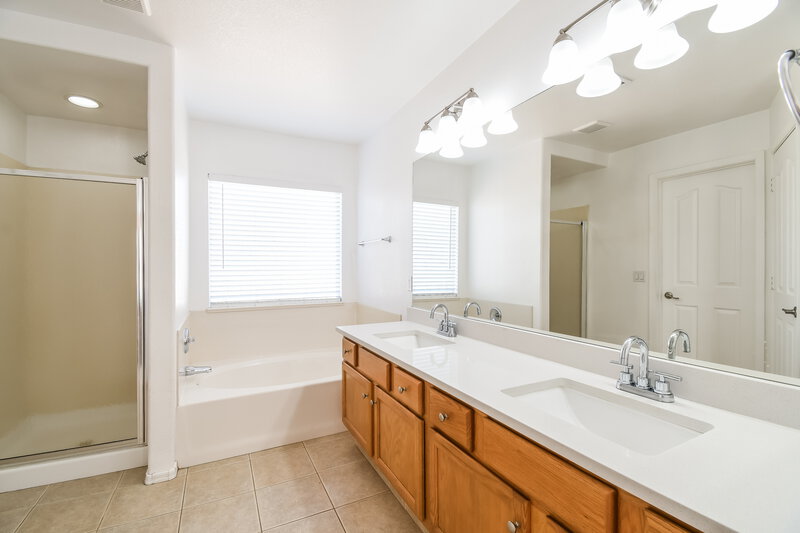 2,285/Mo, 4853 E Harmony Ave Mesa, AZ 85206 Main Bathroom View